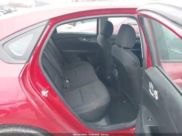 3KPF24AD0ME288905 2021 KIA FORTE - Image 8