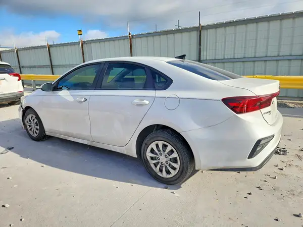3KPF24AD0ME300907 2021 KIA FORTE - Image 2