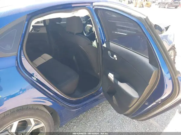 3KPF24AD0ME301944 2021 KIA FORTE - Image 8
