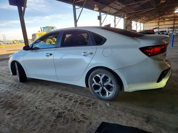 3KPF24AD0ME325211 2021 KIA FORTE - Image 2