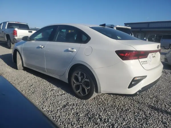 3KPF24AD0ME327850 2021 KIA FORTE - Image 2