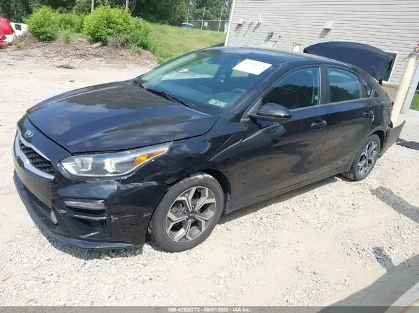 3KPF24AD0ME332899 2021 KIA FORTE - Image 2