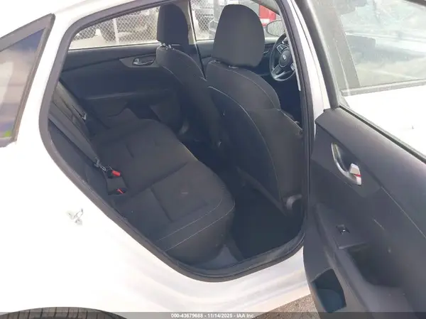 3KPF24AD0ME333843 2021 KIA FORTE - Image 8