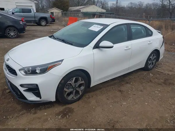 3KPF24AD0ME357964 2021 KIA FORTE - Image 2