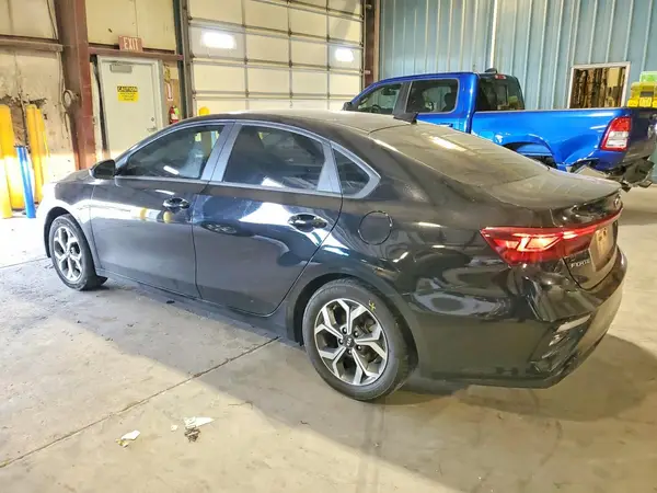 3KPF24AD0ME360797 2021 KIA FORTE - Image 2