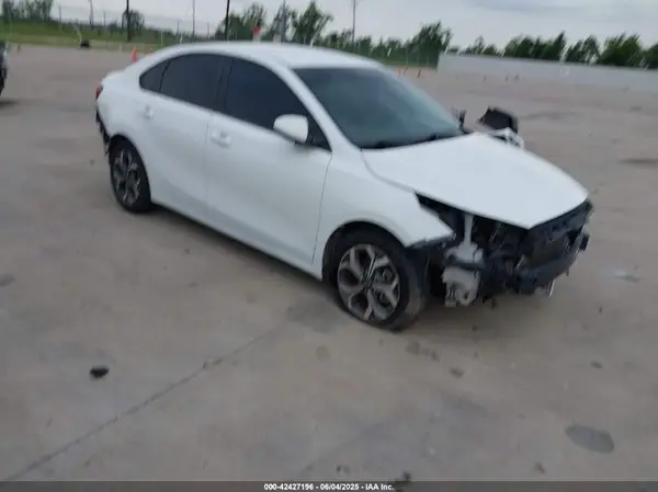 3KPF24AD0ME361786 2021 KIA FORTE - Image 1