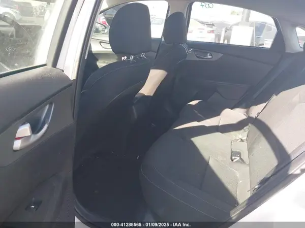 3KPF24AD0ME368835 2021 KIA FORTE - Image 8