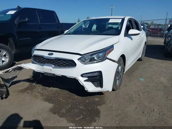 3KPF24AD0ME369385 2021 KIA FORTE - Image 2