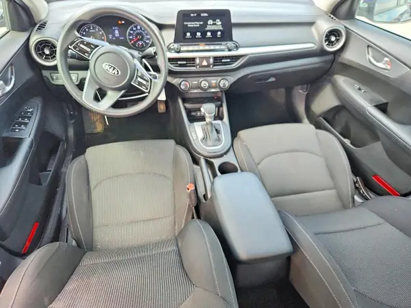 3KPF24AD0ME370195 2021 KIA FORTE - Image 8