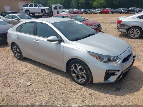 3KPF24AD0ME375235 2021 KIA FORTE - Image 1