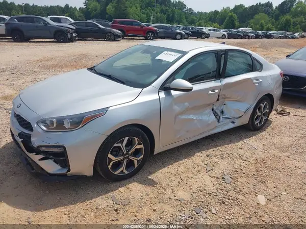 3KPF24AD0ME375235 2021 KIA FORTE - Image 2
