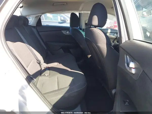 3KPF24AD0ME389801 2021 KIA FORTE - Image 8