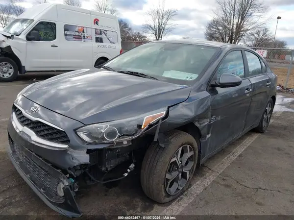 3KPF24AD0ME393069 2021 KIA FORTE - Image 2