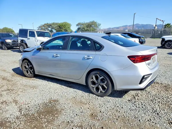 3KPF24AD0ME396540 2021 KIA FORTE - Image 2