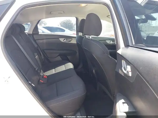 3KPF24AD0ME406662 2021 KIA FORTE - Image 8