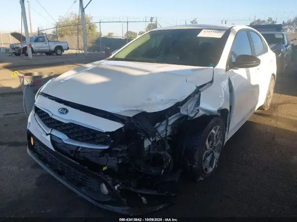 3KPF24AD0ME411280 2021 KIA FORTE - Image 2