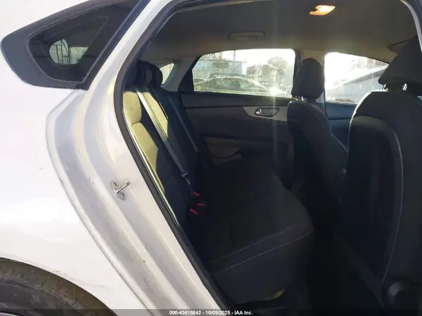 3KPF24AD0ME411280 2021 KIA FORTE - Image 8