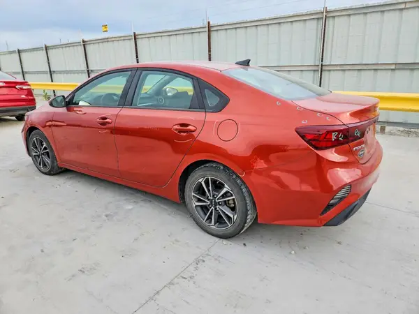 3KPF24AD0NE416657 2022 KIA FORTE - Image 2