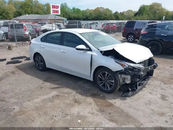 3KPF24AD0NE425696 2022 KIA FORTE - Image 1