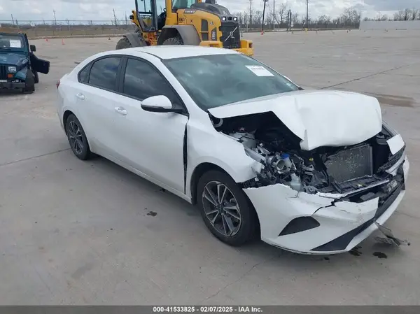 3KPF24AD0NE425701 2022 KIA FORTE - Image 1