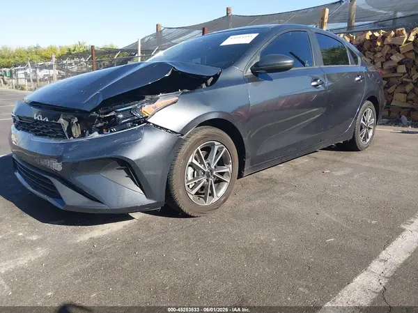 3KPF24AD0NE427562 2022 KIA FORTE - Image 2