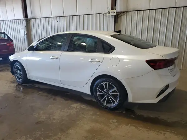 3KPF24AD0NE427965 2022 KIA FORTE - Image 2