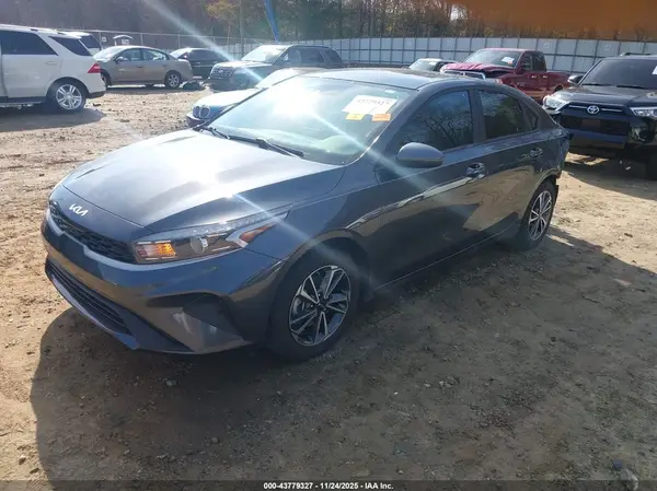 3KPF24AD0NE429716 2022 KIA FORTE - Image 2