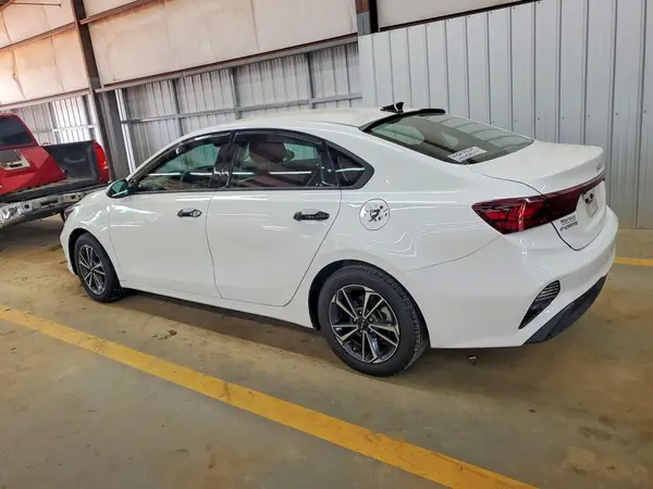 3KPF24AD0NE431238 2022 KIA FORTE - Image 2