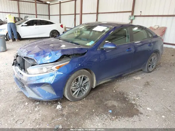 3KPF24AD0NE438884 2022 KIA FORTE - Image 2