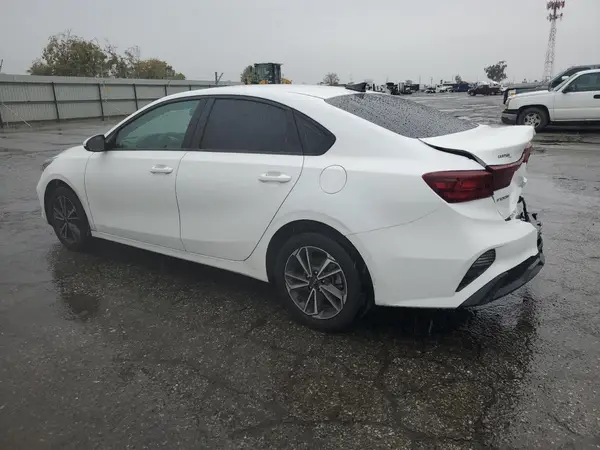 3KPF24AD0NE440313 2022 KIA FORTE - Image 2