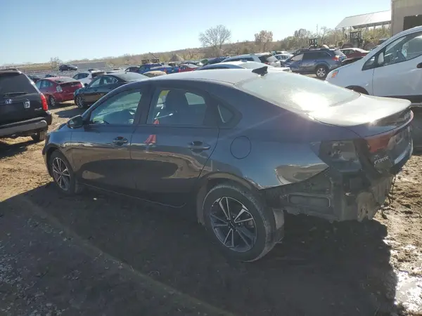 3KPF24AD0NE445799 2022 KIA FORTE - Image 2
