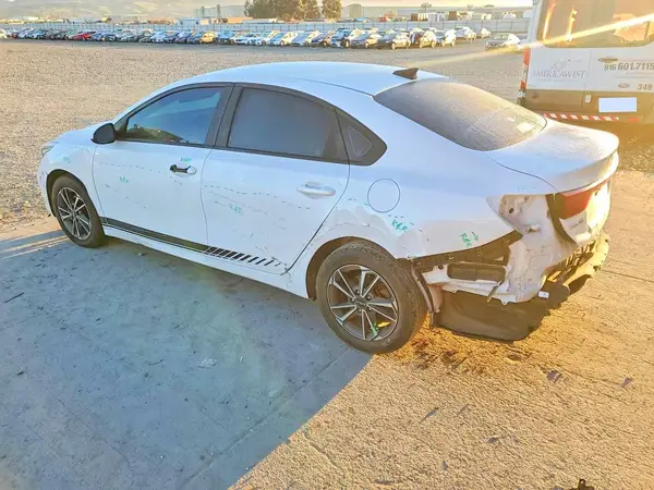 3KPF24AD0NE451764 2022 KIA FORTE - Image 2
