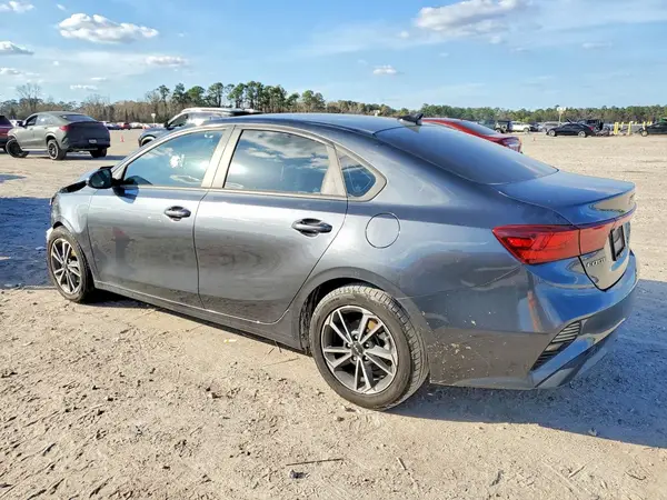 3KPF24AD0NE452638 2022 KIA FORTE - Image 2