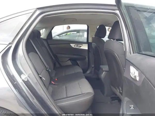 3KPF24AD0NE455801 2022 KIA FORTE - Image 8