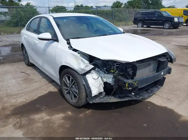 3KPF24AD0NE456771 2022 KIA FORTE - Image 1