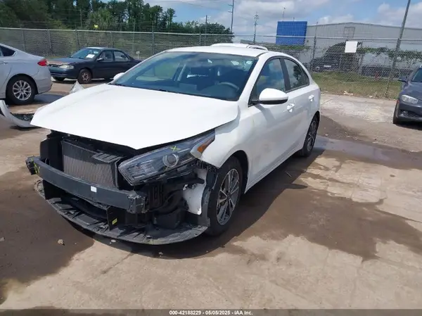 3KPF24AD0NE456771 2022 KIA FORTE - Image 2