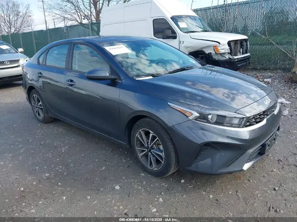 3KPF24AD0NE458004 2022 KIA FORTE - Image 1