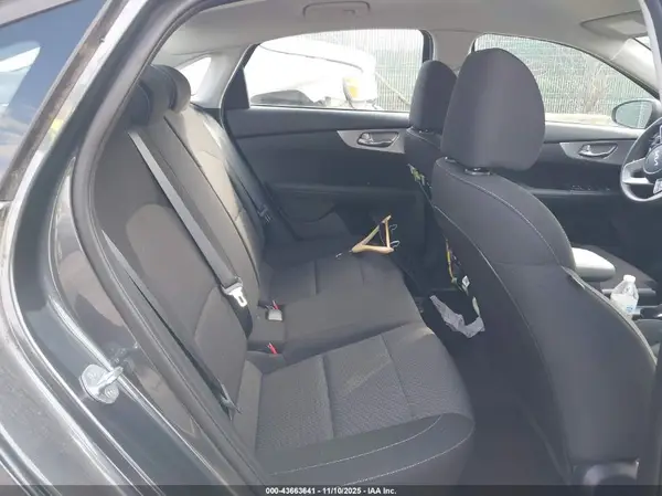 3KPF24AD0NE458004 2022 KIA FORTE - Image 8