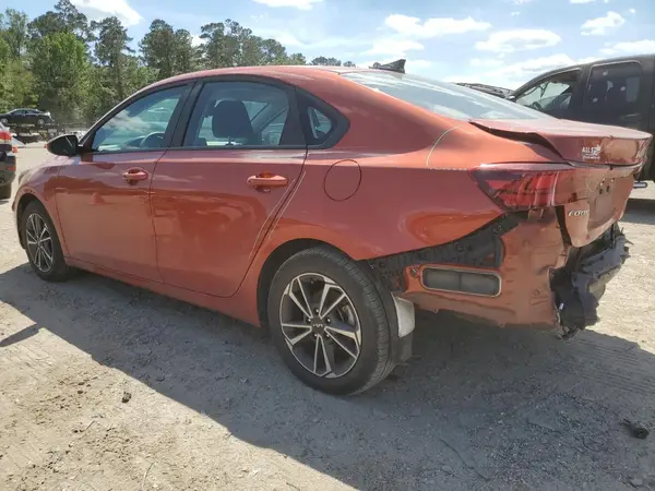 3KPF24AD0NE460142 2022 KIA FORTE - Image 2