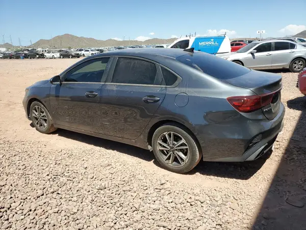 3KPF24AD0NE460769 2022 KIA FORTE - Image 2