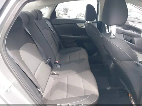 3KPF24AD0NE461033 2022 KIA FORTE - Image 8