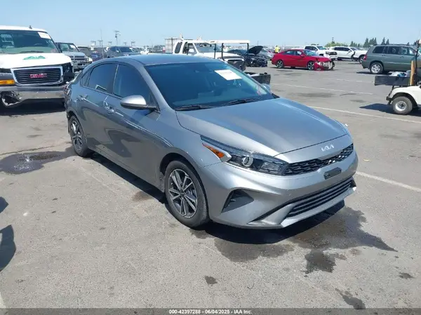3KPF24AD0NE461372 2022 KIA FORTE - Image 1