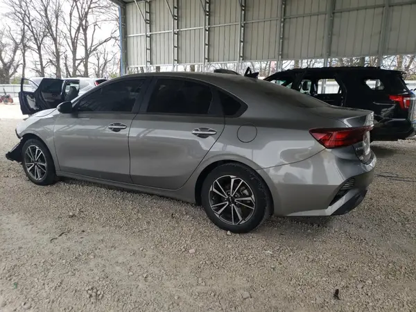 3KPF24AD0NE462036 2022 KIA FORTE - Image 2