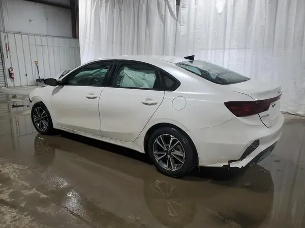 3KPF24AD0NE468435 2022 KIA FORTE - Image 2