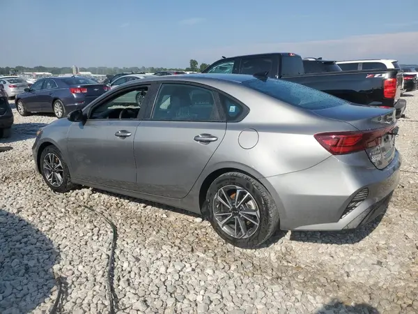3KPF24AD0NE469956 2022 KIA FORTE - Image 2