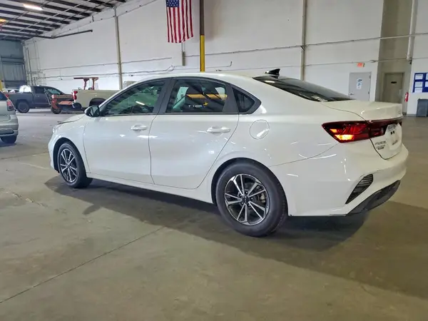 3KPF24AD0NE473893 2022 KIA FORTE - Image 2