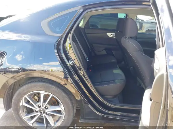 3KPF24AD0NE476647 2022 KIA FORTE - Image 8