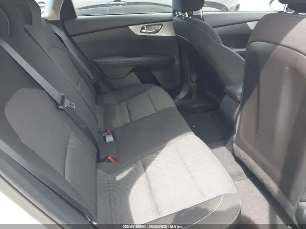 3KPF24AD0NE476664 2022 KIA FORTE - Image 8