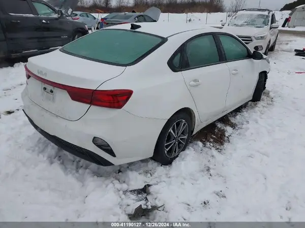3KPF24AD0NE482612 2022 KIA FORTE - Image 2