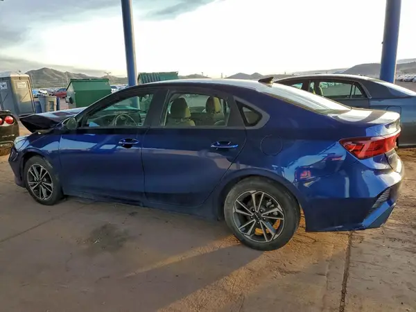 3KPF24AD0NE482920 2022 KIA FORTE - Image 2